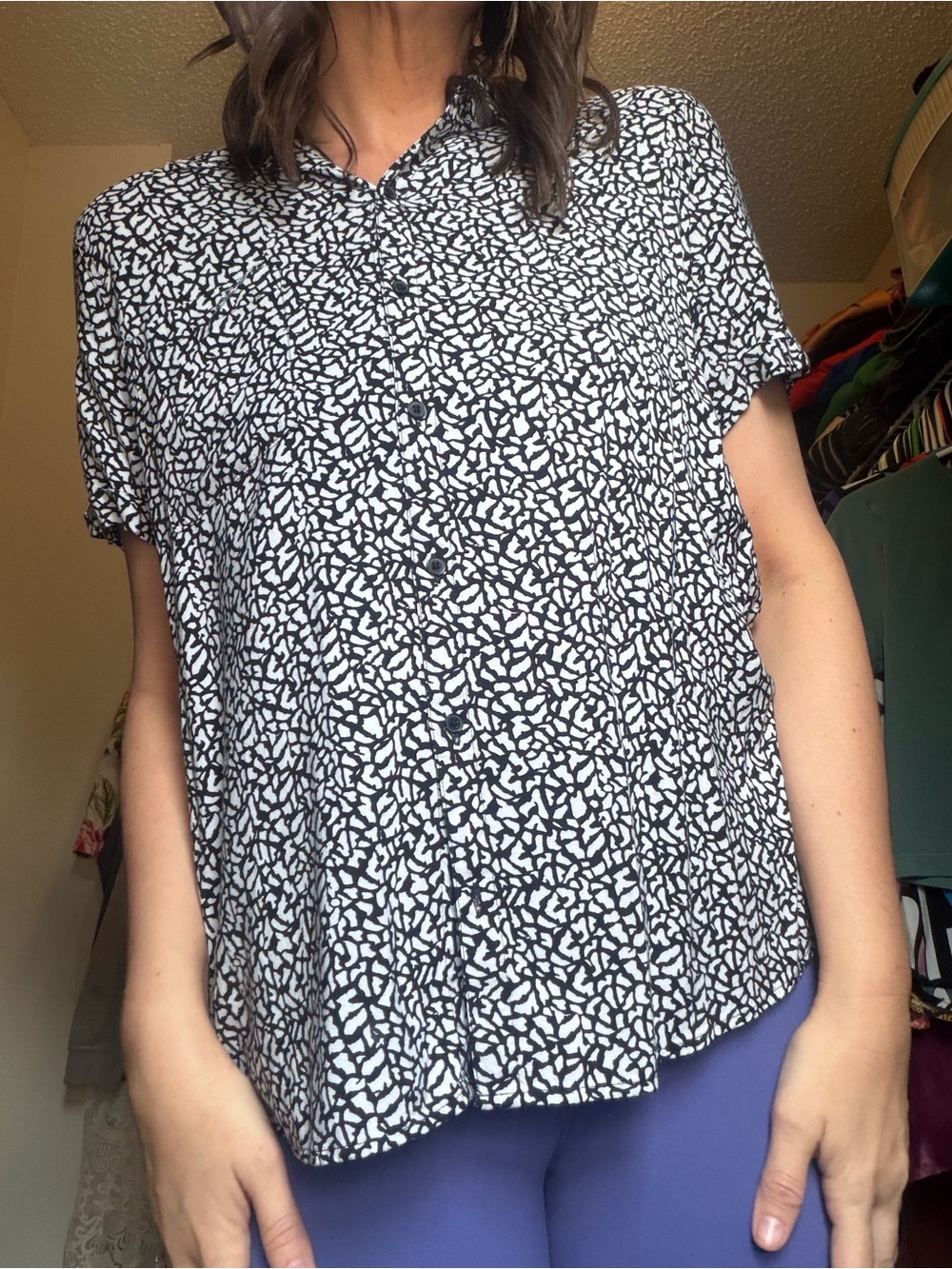Black & White Printed Short-Sleeve Button-Up Top